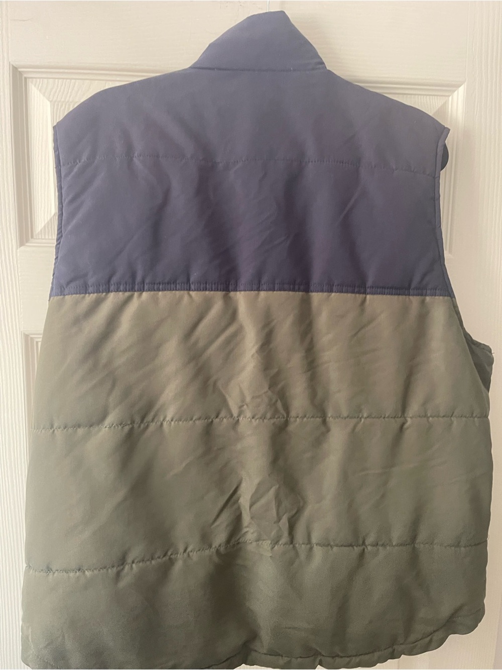 St. John's Bay Men's Navy and Olive Colorblock Puffer Vest - Picture 2 of 7